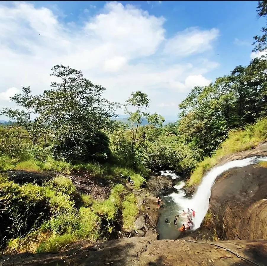 ホテルMudippara Camping Chillithodu